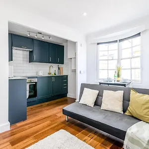  Apartment Modern One Bedroom In United Kingdom